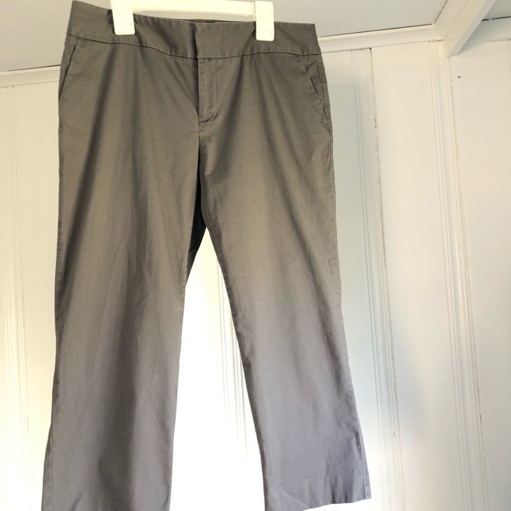 Daisy Fuentes gray pant